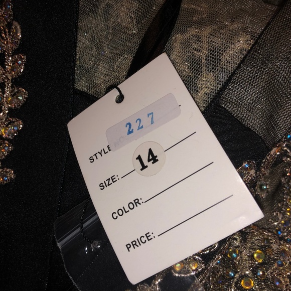 sleeveless black & gold beaded evening gown - Picture 4 of 8